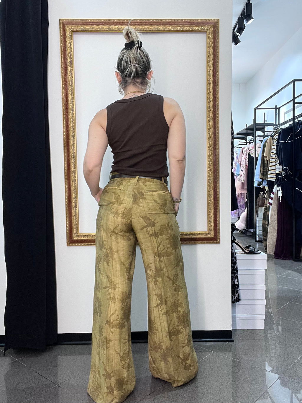 Pantalone Palazzo Kontatto