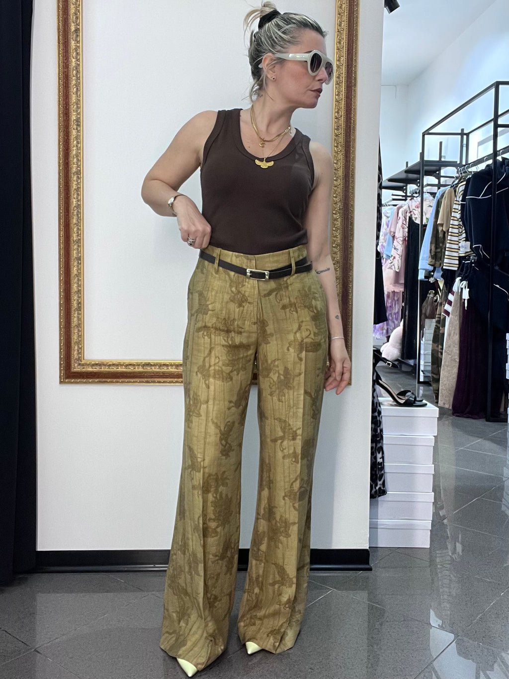 Pantalone Palazzo Kontatto
