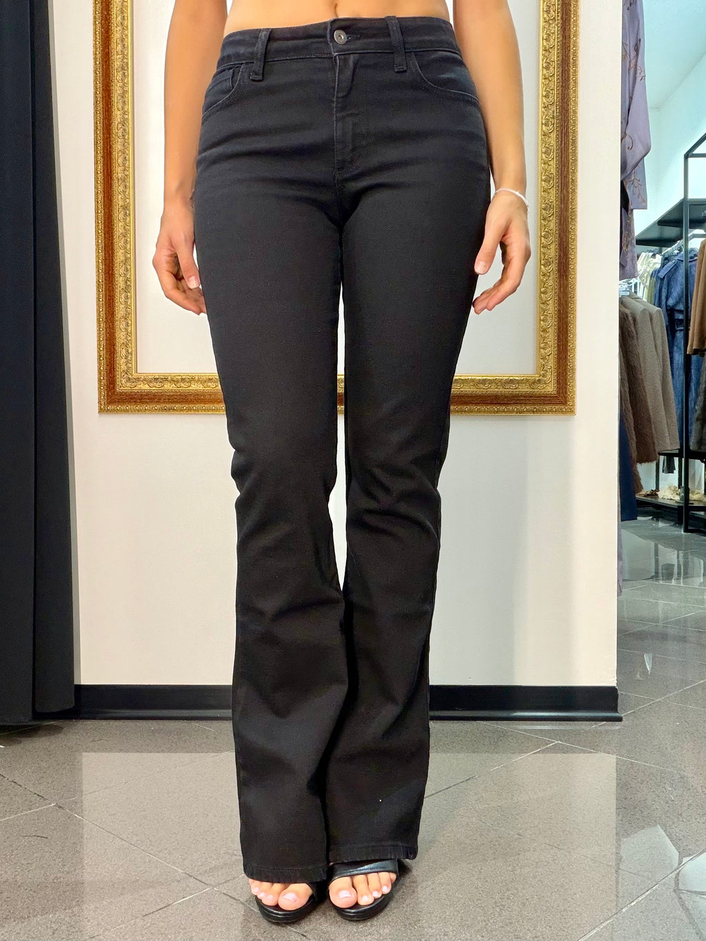 Jeans Asia Kontatto