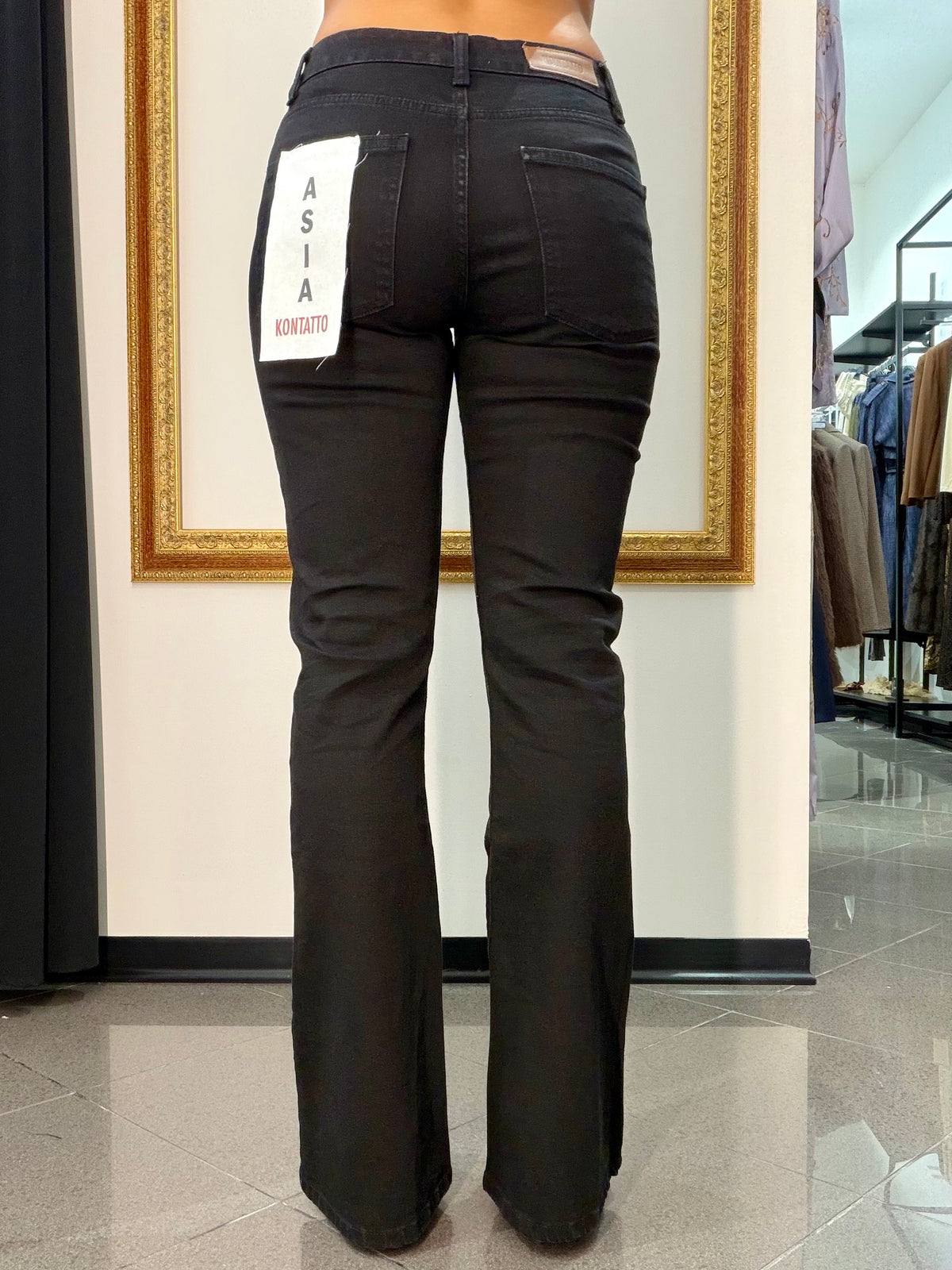 Jeans Asia Kontatto