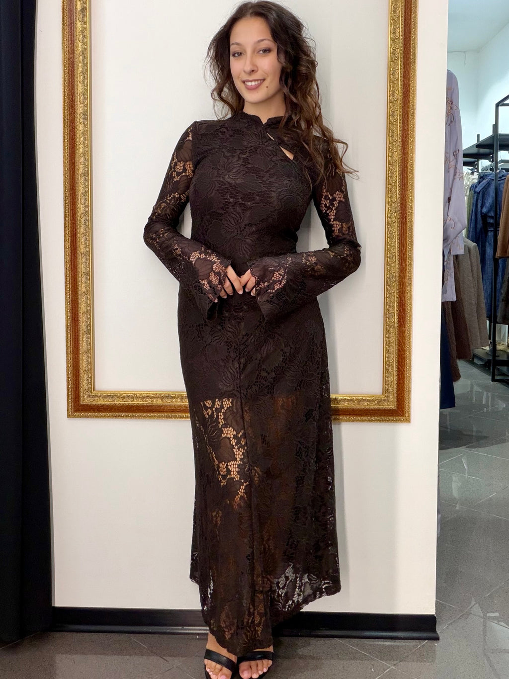 Abito Pizzo Kontatto