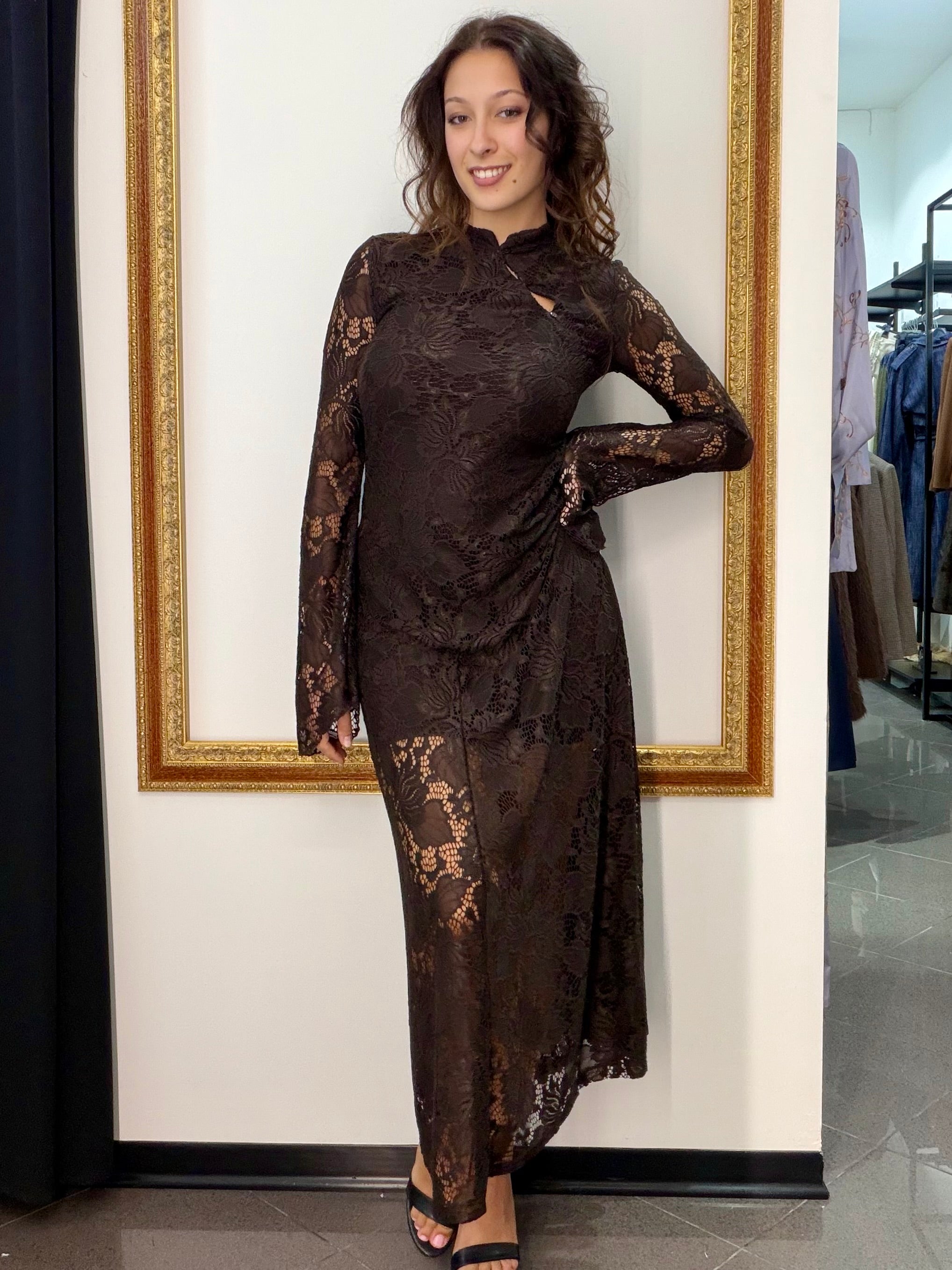 Abito Pizzo Kontatto